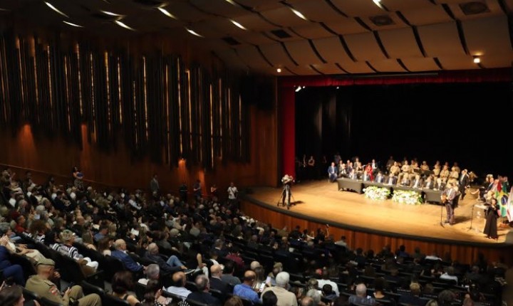 Legislativo marca três séculos com sessão solene