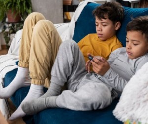 Debate discute uso excessivo de telas