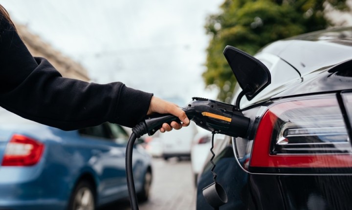 Conheça os mitos e verdades sobre carros elétricos