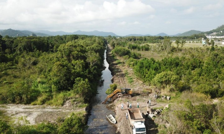 Capital supera 800 km de limpeza hídrica
