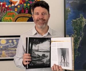 Livro reúne 100 histórias da Ponte Hercílio Luz