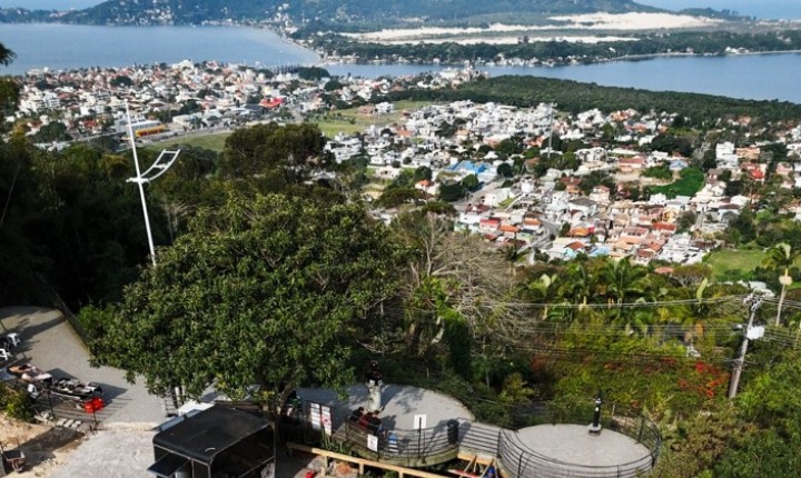 Obras renovam famoso mirante da Lagoa da Conceição