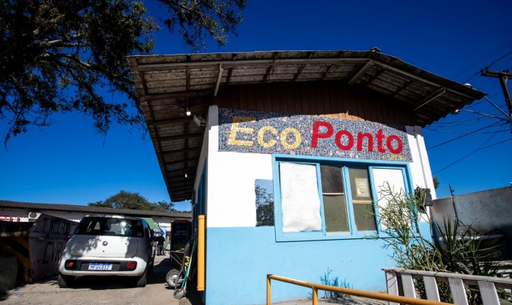 Floripa reforça descarte correto antes das chuvas