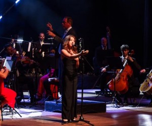 Camerata leva nostalgia do rádio ao CIC