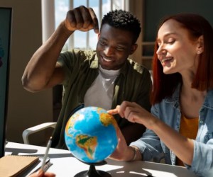 O mundo parece grande, mas pode ser muito pequeno também, por Octávio Lebarbenchon