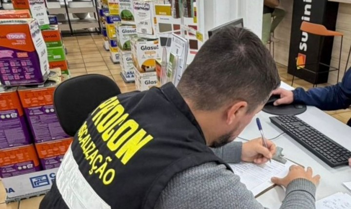 Procon fiscaliza preços após temporais em Floripa