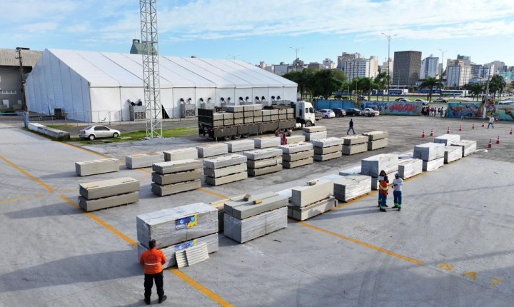 Floripa amplia entrega de telhas nesta terça
