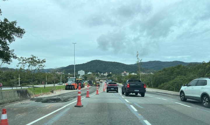 Trânsito flui na Avenida da Saudade