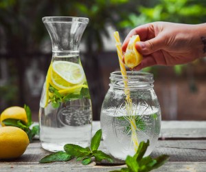 Água com limão acelera o metabolismo? 