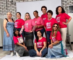 Jeans ganha novas formas em desfile beneficente