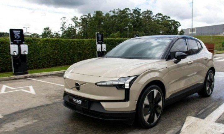 Carros elétricos já representam 51,4% das vendas da Volvo