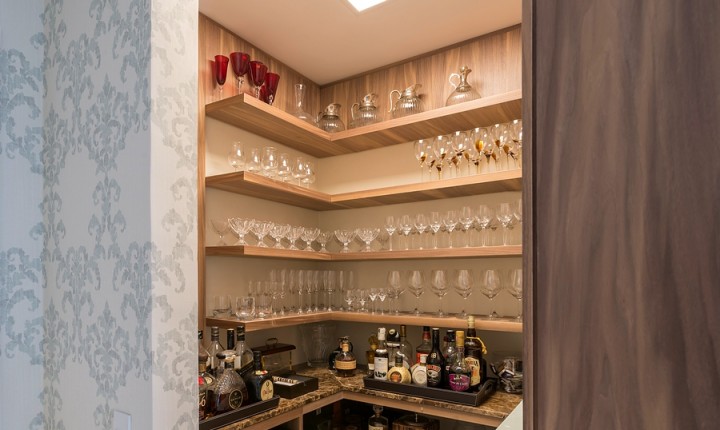 Adega ou bar em casa: como criar um espaço personalizado
