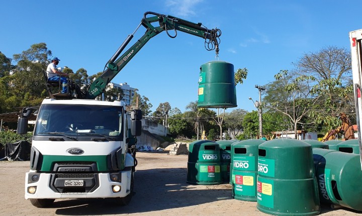 Coleta seletiva: 50 novos contentores de vidros começam a ser instalados na Capital