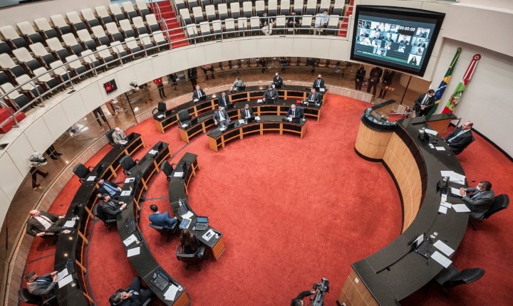 Plenário aprova indicações para a comissão do impeachment