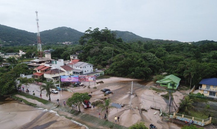 Prefeitura multa Casan em R$ 15 milhões após rompimento