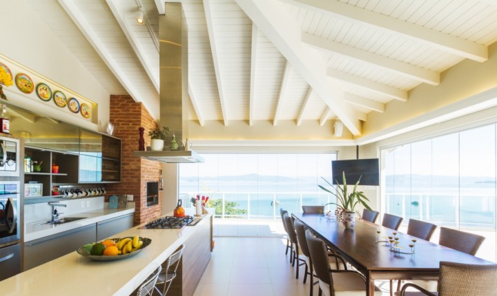 A churrasqueira ideal já vem com brinde!