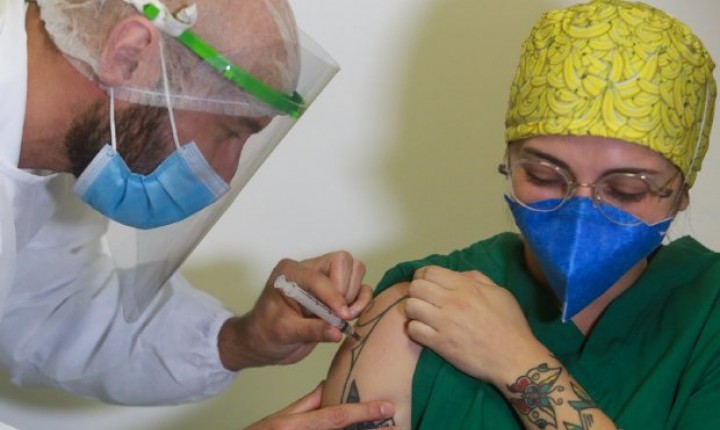 Saiba quem está se vacinando nesta quinta, 1º de abril