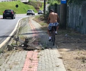 Cratera continua ativa na SC-401