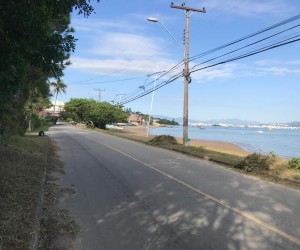 Aplausos: mais uma via está limpa