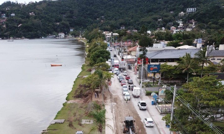 Obras e trânsito fluem nas principais vias
