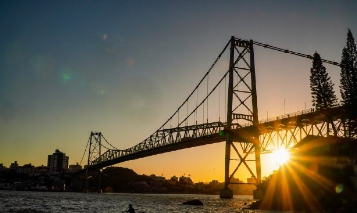 Totalmente liberada, só que não