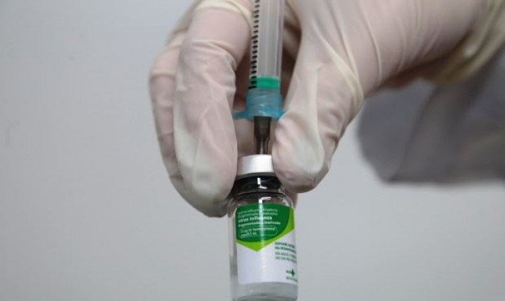 A campanha de vacinação contra virus da gripe influenza começa para nova faixa etária