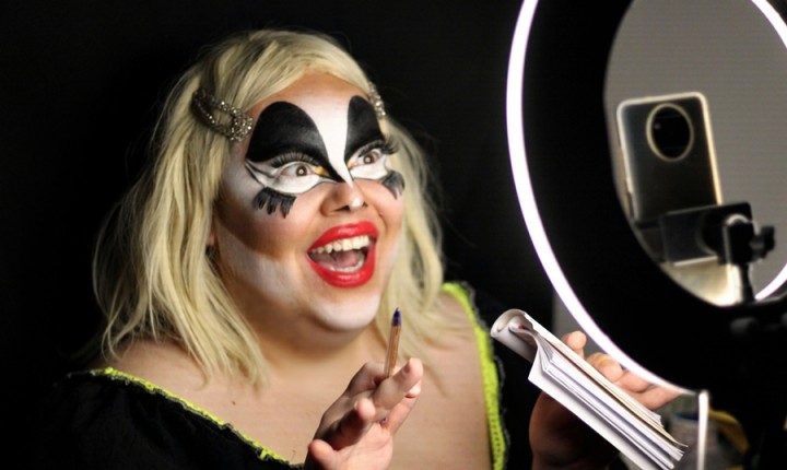 Drag Queen de Floripa resgata o “correio elegante” para o Dia dos Namorados