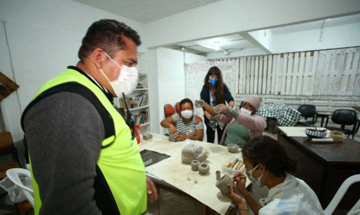 Imigrante da Nicarágua passa de pessoa em situação de rua para coordenador de turno na Passarela da Cidadania