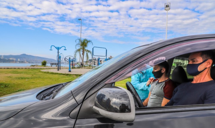 Tempo recorde: 27 doses por minuto na Capital 