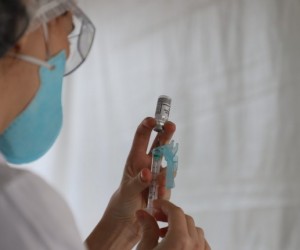 Saiba quem receberá as vacinas nesta quinta, 15