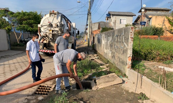 Ações resultam em lacres, multas e notificações em cinco bairros da Capital
