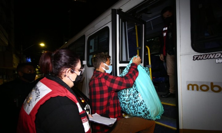 Mais de 100 pessoas nas ruas (e seus pets) - são acolhidos. Saiba como ajudar!