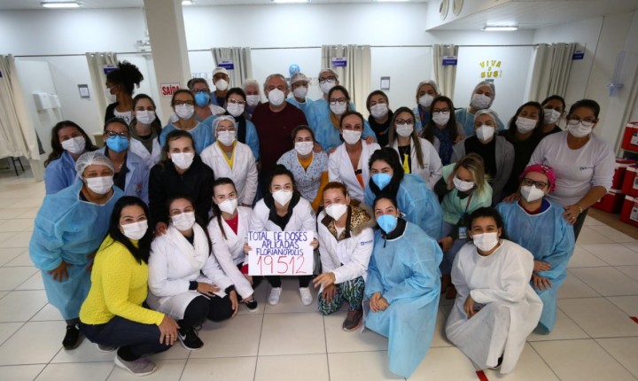 Capital aplica mais de 19,5 mil doses em 25 horas de VACINAÇO