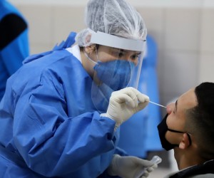 Secretaria de Saúde da Capital ressalta importância de cuidados e vacinação com duas doses 