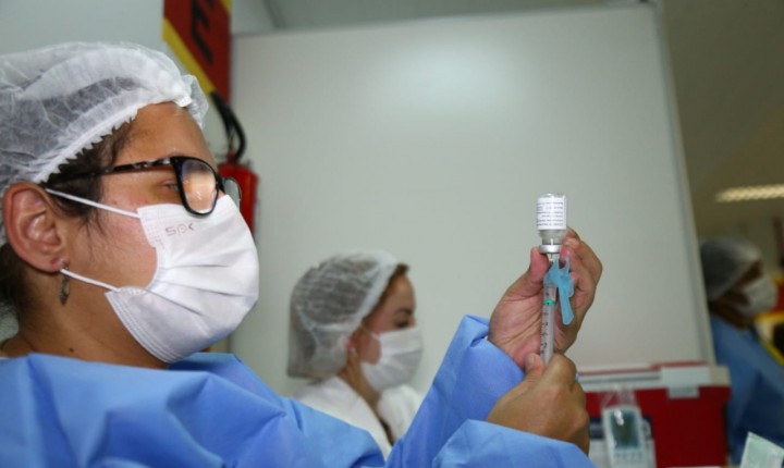Segundas doses são antecipadas para esta quarta, 26