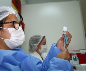 Segundas doses são antecipadas para esta quarta, 26