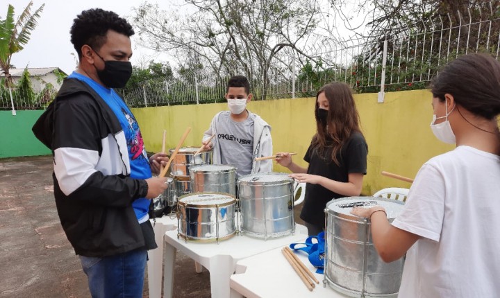 Crianças em vulnerabilidade social participam de projeto carnavalesco na Tapera