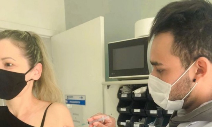 COVID-19 |  Vacinação continua nesta segunda 