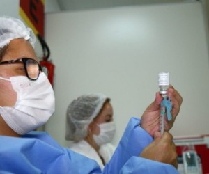 Apenas segunda dose segue sendo aplicada nesta sexta, 03