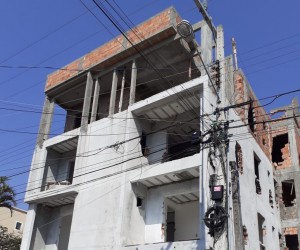 Demolições e embargos acontecem em bairros da Capital