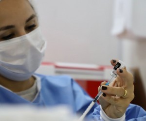 Segunda dose de Pfizer e doses de reforço nesta terça, 19