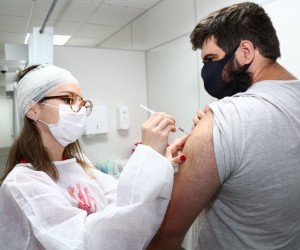 Não haverá vacinação contra Covid-19 nesta terça, 02