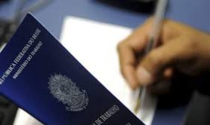 Com mais de 300 vagas na Capital, evento acontece nesta segunda, 8/11