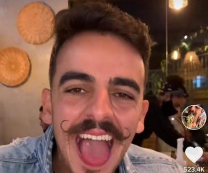 Mustache se delicia no Arquipélago Sushi, em Floripa