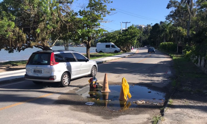 Buraco pede socorro há meses