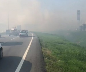 Incêndio na Via Expressa: Fumaça toma conta das pistas