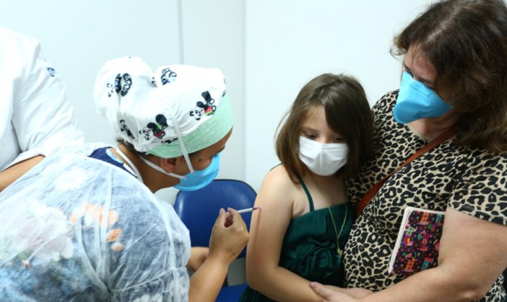 Saiba quais crianças podem ser vacinadas nesta quarta, 26