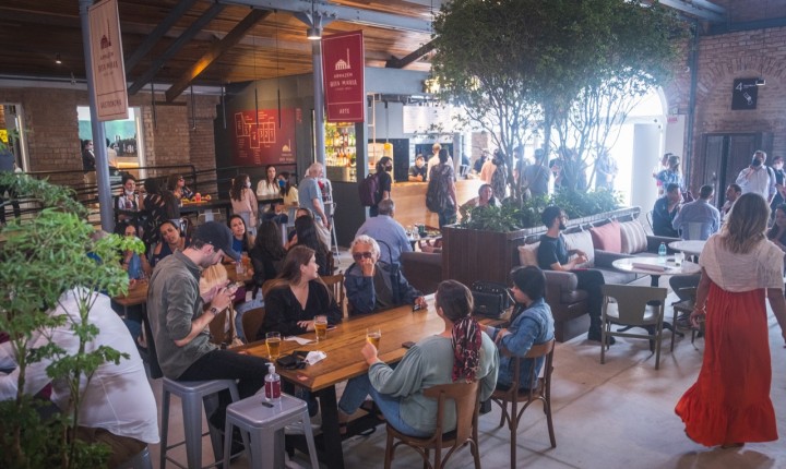 Armazém Rita Maria é o novo ponto cultural e de encontro no centro de Florianópolis