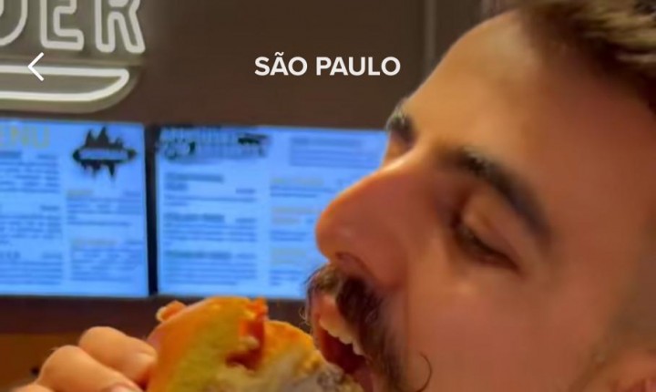 Musta leva um seguidor à hamburgueria de SP