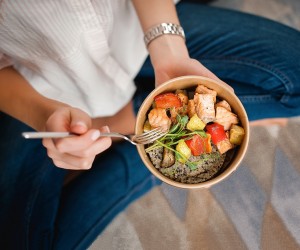 Como a alimentação pode influenciar a qualidade do sono?